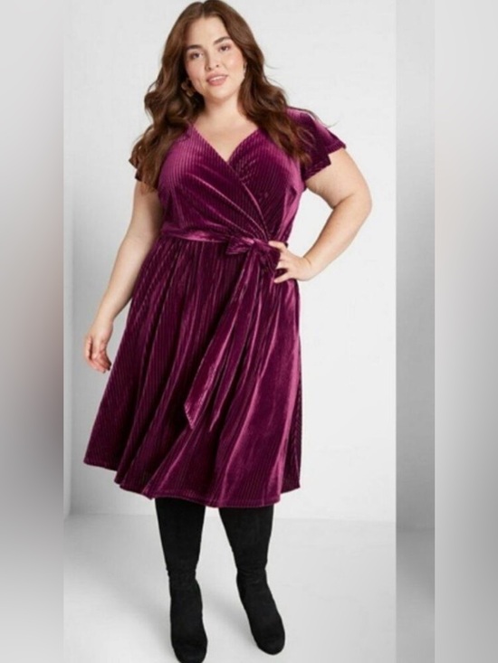 Modcloth Dresses & Skirts - ModCloth Ribbed Velvet Wrap Midi Dress 1X